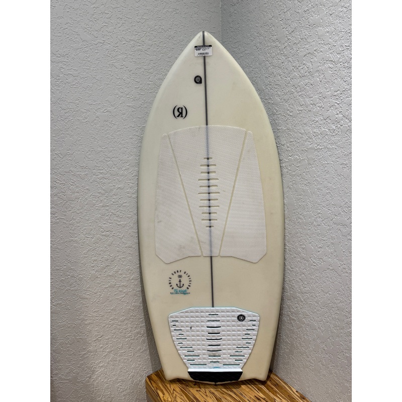 Demo Ronix Flyweight Bat Tail Surfer 4’5″ – Wax Mat