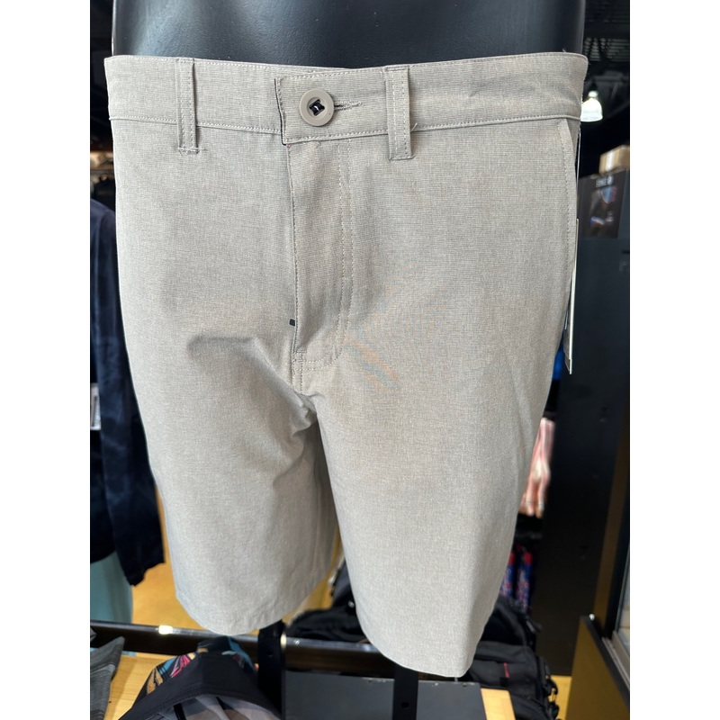 Performance Chase Short-Khaki